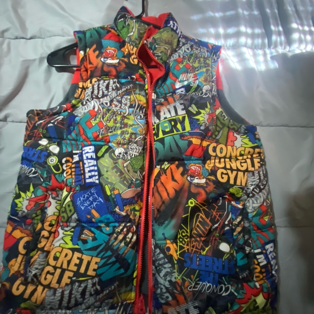 Nike Colorful Graphic Vest
